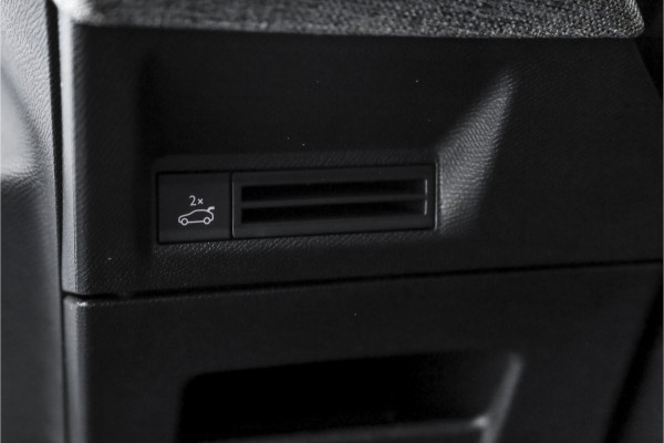 Peugeot 3008 1.2 Hybrid 145 GT | Dig. Cockpit | Adapt. Cruise | Stoel-+stuurverw. | PDC | Camera | NAV+App. Connect | ECC | 19" LM | 5325