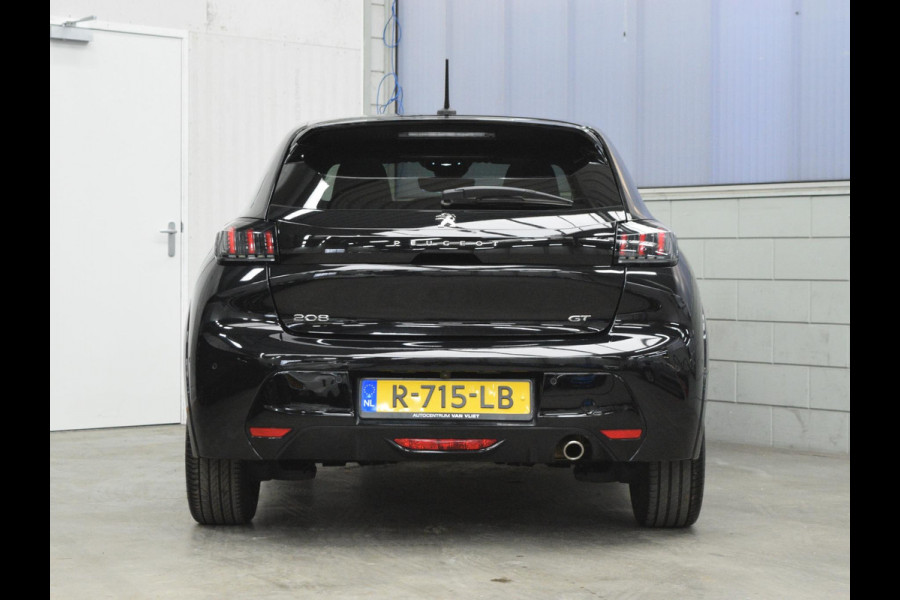 Peugeot 208 1.2 PureTech GT PANORAMADAK | NAVIGATIE & CARPLAY | CAMERA MET SENSOREN | STOELVERWARMING |