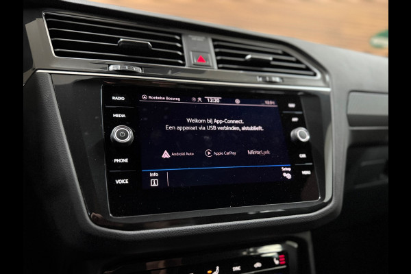 Volkswagen Tiguan 1.4 TSI eHybrid R-Line Business+ | Black Style | Half leer | 19' inch | Adaptive Cruise Control | Navigatie