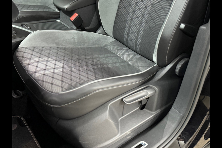 Volkswagen Tiguan 1.4 TSI eHybrid R-Line Business+ | Black Style | Half leer | 19' inch | Adaptive Cruise Control | Navigatie