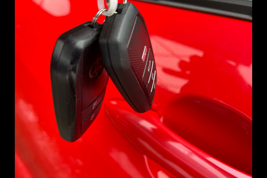 Toyota Yaris 1.5 Hybrid Launch Edition Dealer Auto Fabrieksgarantie!