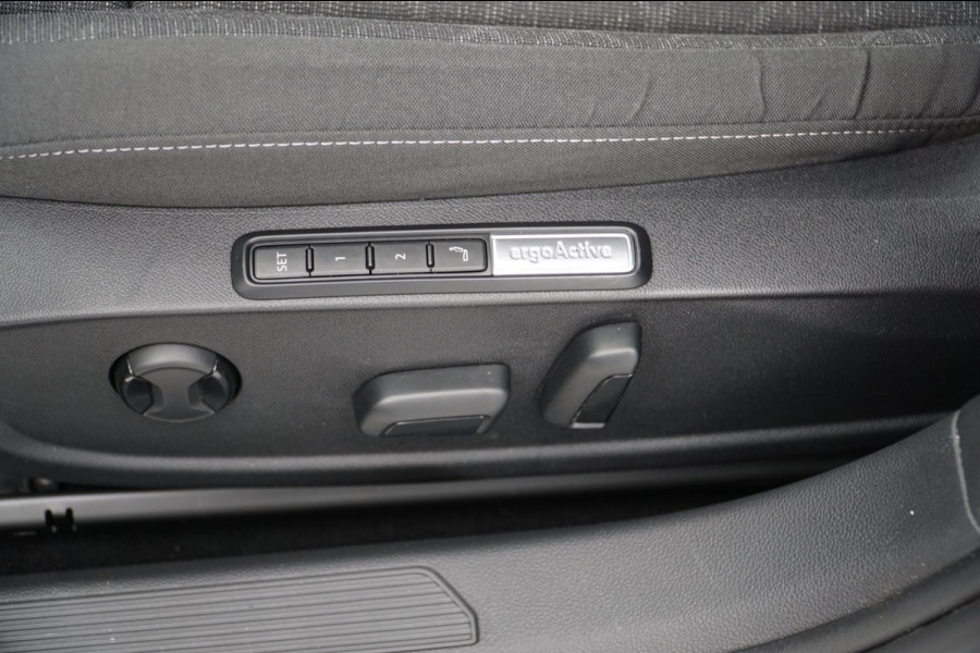 Volkswagen GOLF Variant 1.0 eTSI Life EERSTE EIGENAAR