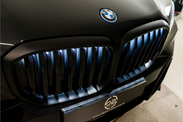 BMW X5 xDrive50e M-Sport 489PK | Pano | Glow | Trekhaak | Harman/Kardon | Drive Pro | VOL! 12 MND Garantie