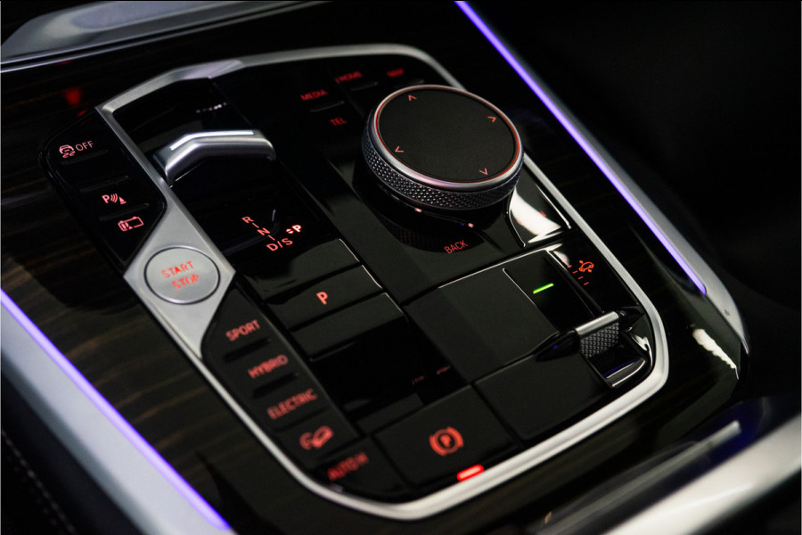 BMW X5 xDrive50e M-Sport 489PK | Pano | Glow | Trekhaak | Harman/Kardon | Drive Pro | VOL! 12 MND Garantie