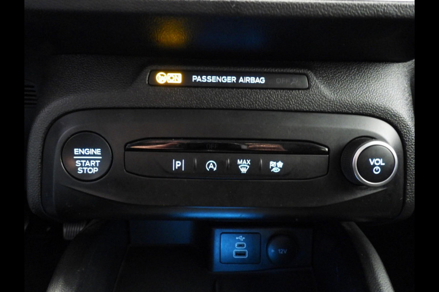 Ford Focus 1.0 EcoBoost Hybrid Titanium NAVI/CLIMA/CRUISE/PDC/16"LMV!