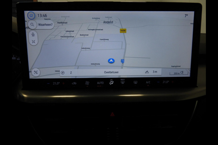 Ford Focus 1.0 EcoBoost Hybrid Titanium NAVI/CLIMA/CRUISE/PDC/16"LMV!