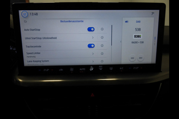 Ford Focus 1.0 EcoBoost Hybrid Titanium NAVI/CLIMA/CRUISE/PDC/16"LMV!