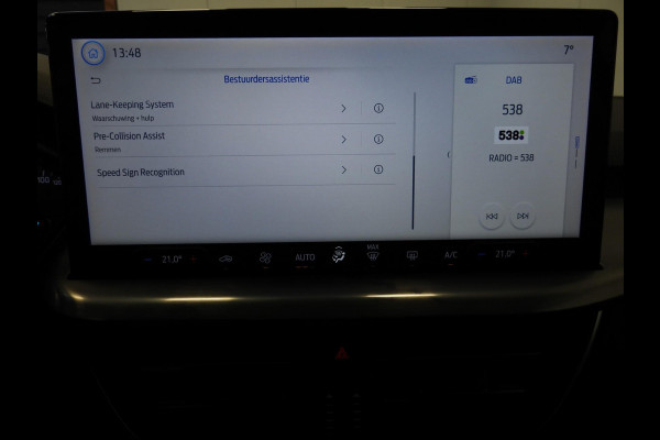 Ford Focus 1.0 EcoBoost Hybrid Titanium NAVI/CLIMA/CRUISE/PDC/16"LMV!