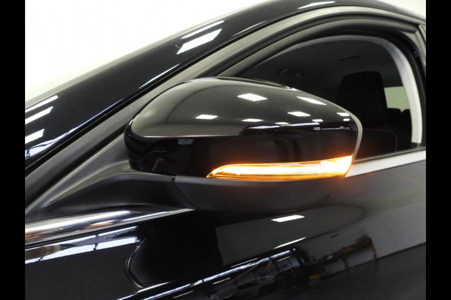 Ford Focus 1.0 EcoBoost Hybrid Titanium NAVI/CLIMA/CRUISE/PDC/16"LMV!