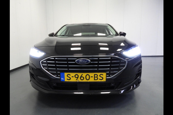 Ford Focus 1.0 EcoBoost Hybrid Titanium NAVI/CLIMA/CRUISE/PDC/16"LMV!