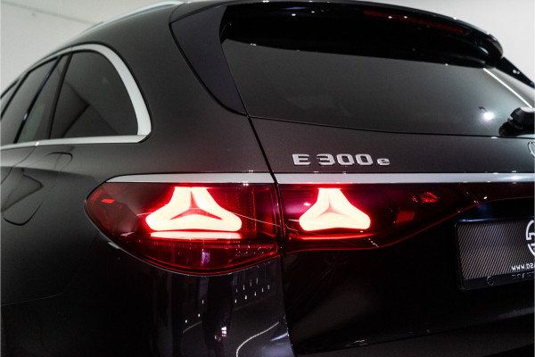 Mercedes-Benz E-Klasse Estate 300 e AMG 313PK | Pano | LED | Trekhaak | Sfeer | Burmester | Fabrieksgarantie