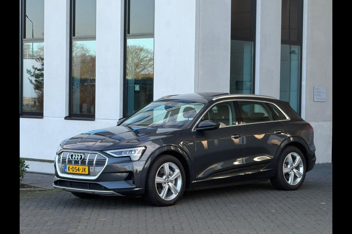 Audi e-tron 50 quattro Business edition Plus 71 kWh, panoramadak, leder, stoelverwarming, camera, NL auto met nap