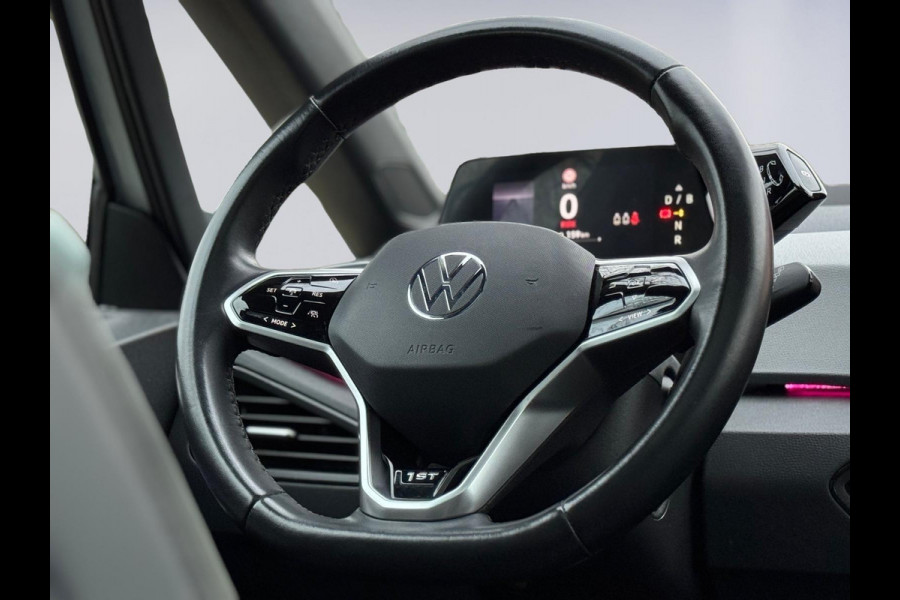 Volkswagen ID.3 First Max 58 kWh, panoramadak, camera, 20 inch, stoelverwarming, parelmoer, 1 e eigenaar, NL auto met nap