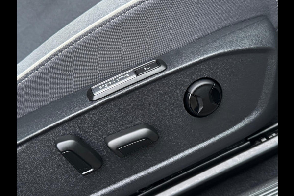 Volkswagen ID.3 First Max 58 kWh, panoramadak, camera, 20 inch, stoelverwarming, parelmoer, 1 e eigenaar, NL auto met nap