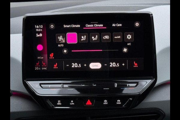 Volkswagen ID.3 First Max 58 kWh, panoramadak, camera, 20 inch, stoelverwarming, parelmoer, 1 e eigenaar, NL auto met nap