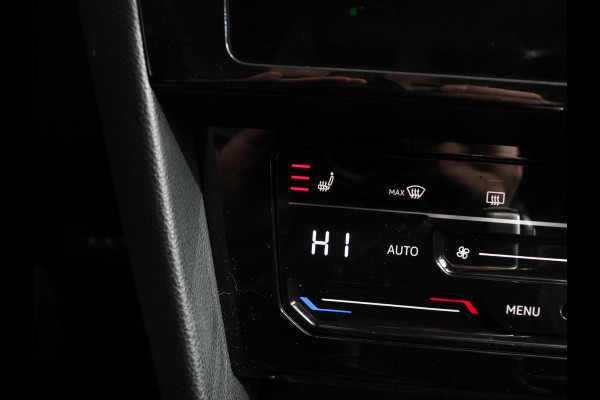 Volkswagen Passat Variant 1.5 TSI 150 pk DSG Elegance High | Navigatie | Apple Carplay/Android Auto | Parkeersensoren | Camera | Elektrische achterklep | Adaptive Cruise Control | Virtual Cockpit | Afneembare trekhaak | Ledverlichting | Bestuurderstoel elektrisch