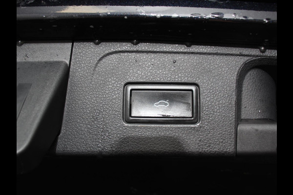 Volkswagen Passat Variant 1.5 TSI 150 pk DSG Elegance High | Navigatie | Apple Carplay/Android Auto | Parkeersensoren | Camera | Elektrische achterklep | Adaptive Cruise Control | Virtual Cockpit | Afneembare trekhaak | Ledverlichting | Bestuurderstoel elektrisch