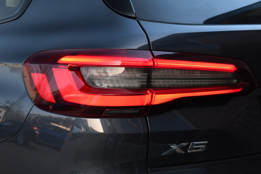 BMW X5 xDrive45e 394pk M-Sport Pano HUD ACC 360 Laser Trekhaak
