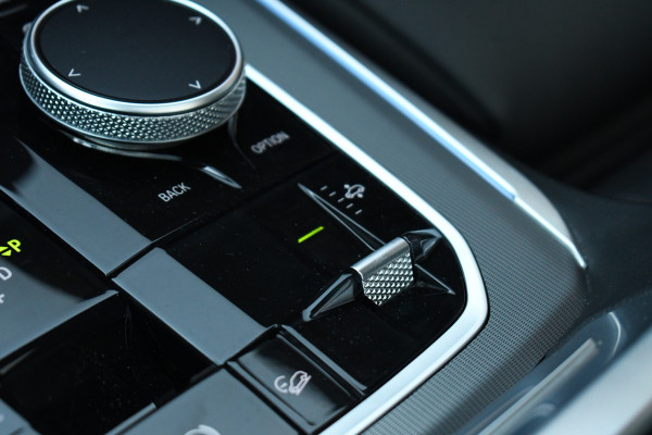 BMW X5 xDrive45e 394pk M-Sport Pano HUD ACC 360 Laser Trekhaak