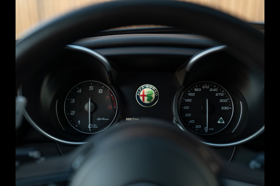Alfa Romeo Giulia 2.9 V6 Quadrifoglio MY22 | Harman/Kardon | Adapt. cruise