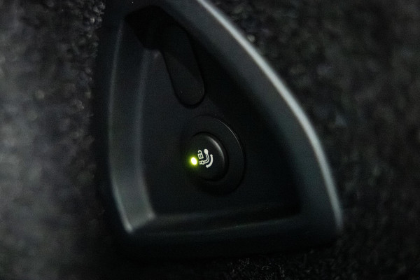 BMW 3-serie M340i xDrive | M-Performance Pack | M-stoelen | Head-Up | Carbon inleg | 20'' velgen | Sportstuur |