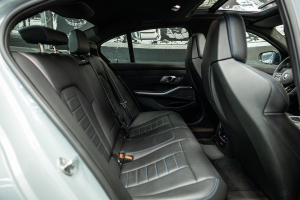 BMW 3-serie M340i xDrive | M-Performance Pack | M-stoelen | Head-Up | Carbon inleg | 20'' velgen | Sportstuur |