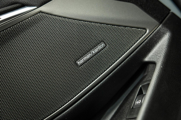 BMW 3-serie M340i xDrive | M-Performance Pack | M-stoelen | Head-Up | Carbon inleg | 20'' velgen | Sportstuur |