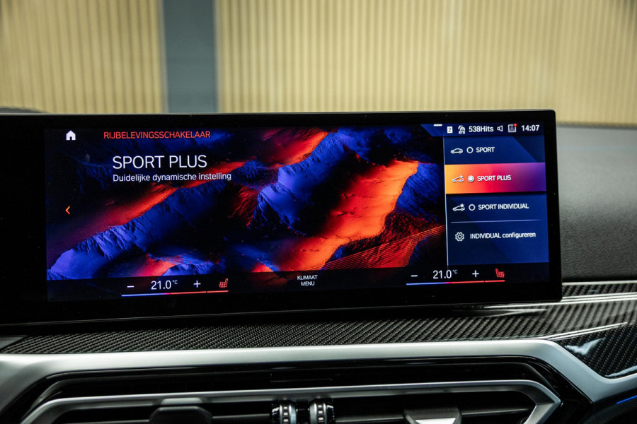 BMW 3-serie M340i xDrive | M-Performance Pack | M-stoelen | Head-Up | Carbon inleg | 20'' velgen | Sportstuur |