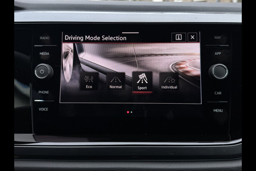 Volkswagen Polo 2.0 TSI GTI TSI 210PK DSG GTI-SPORT CARPLAY/LED/NAVI FABRIEKSGARANTIE