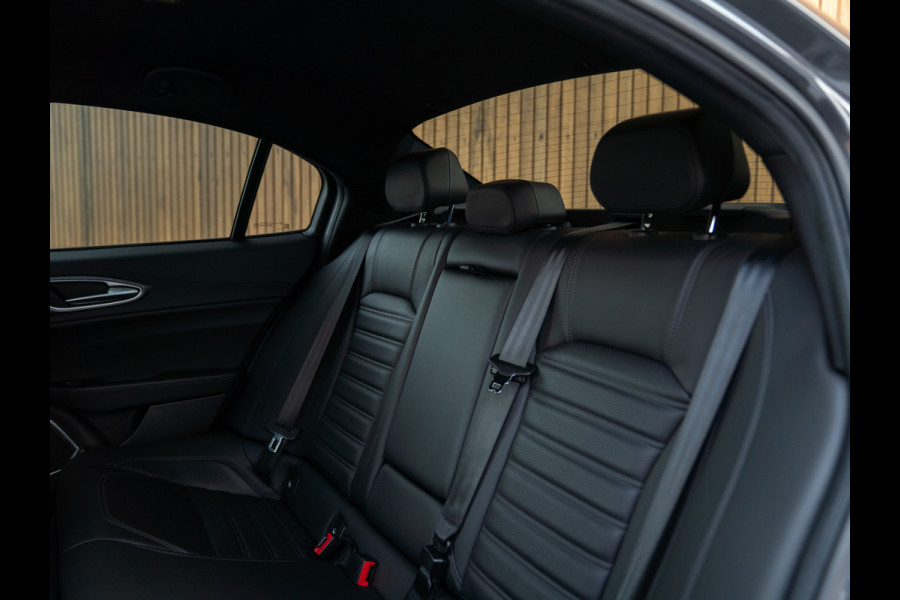 Alfa Romeo Giulia 2.0T Veloce 280pk | Adapt. cruise | CarPlay | Orig. NL