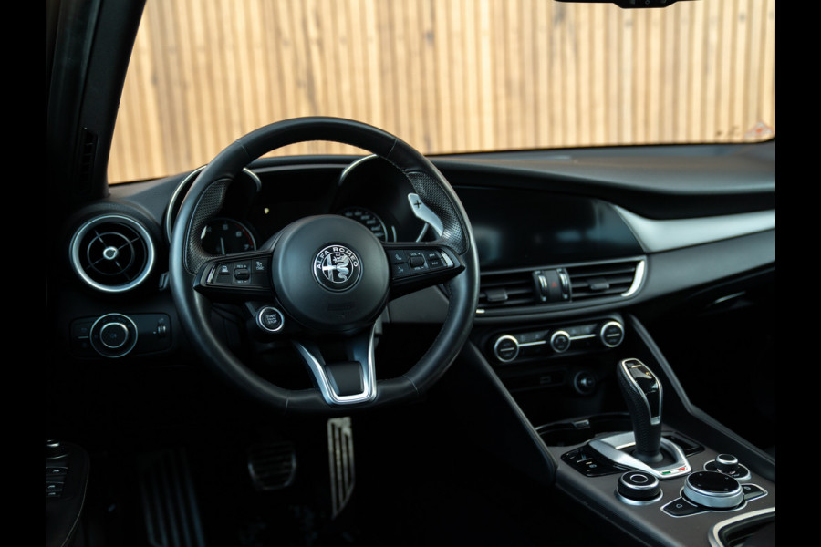 Alfa Romeo Giulia 2.0T Veloce 280pk | Adapt. cruise | CarPlay | Orig. NL