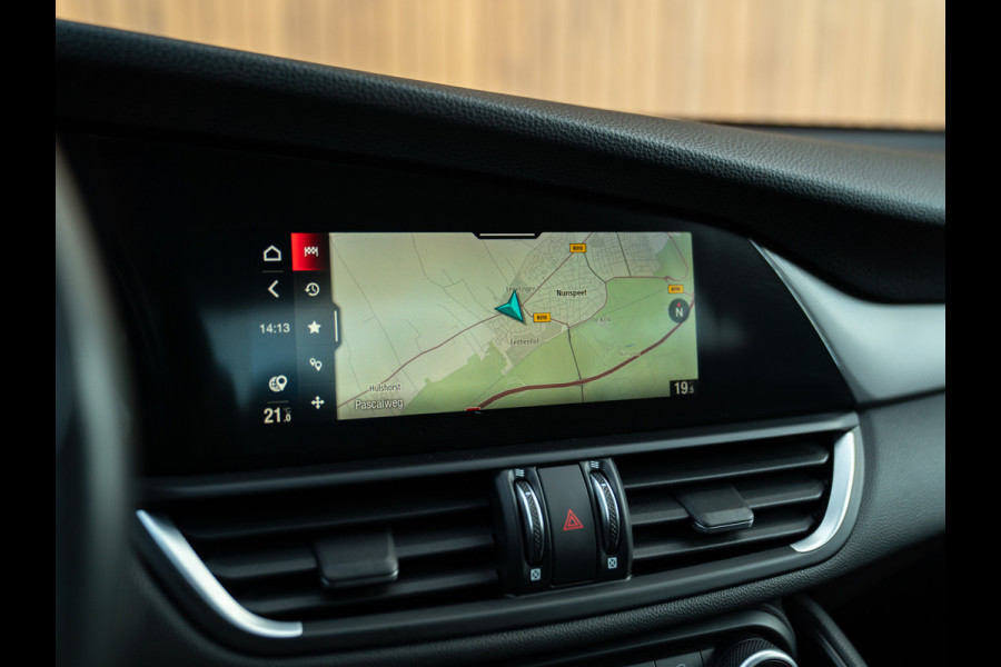 Alfa Romeo Giulia 2.0T Veloce 280pk | Adapt. cruise | CarPlay | Orig. NL
