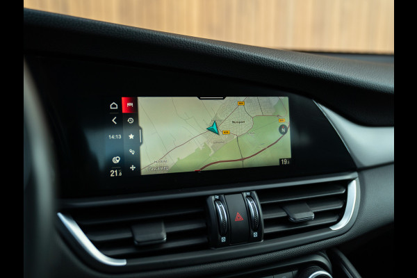 Alfa Romeo Giulia 2.0T Veloce 280pk | Adapt. cruise | CarPlay | Orig. NL