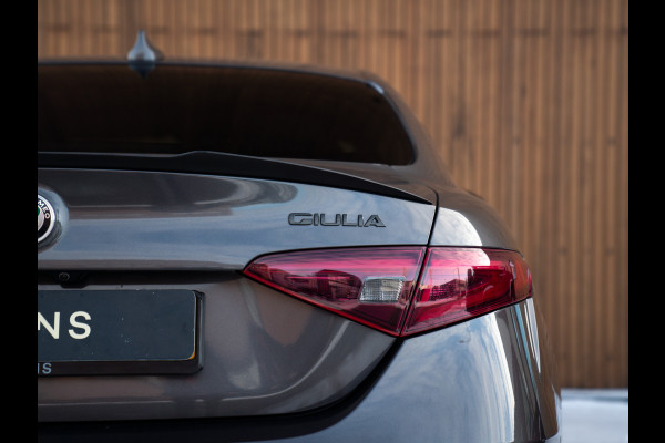 Alfa Romeo Giulia 2.0T Veloce 280pk | Adapt. cruise | CarPlay | Orig. NL