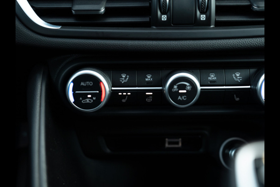 Alfa Romeo Giulia 2.0T Veloce 280pk | Adapt. cruise | CarPlay | Orig. NL