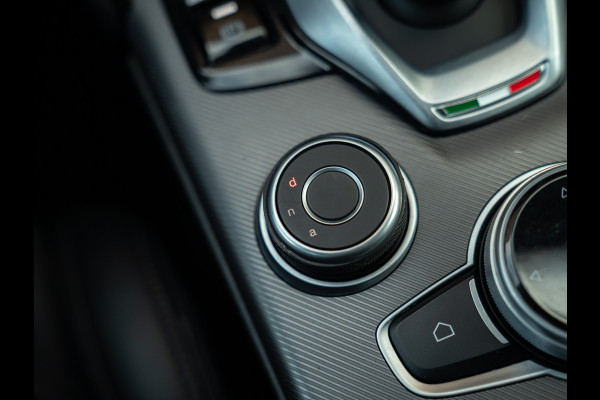 Alfa Romeo Giulia 2.0T Veloce 280pk | Adapt. cruise | CarPlay | Orig. NL