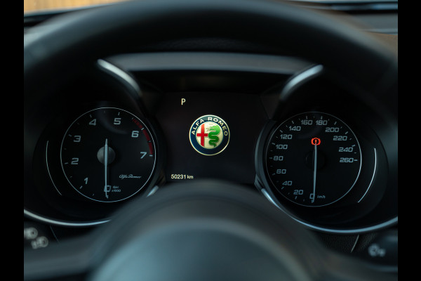 Alfa Romeo Giulia 2.0T Veloce 280pk | Adapt. cruise | CarPlay | Orig. NL