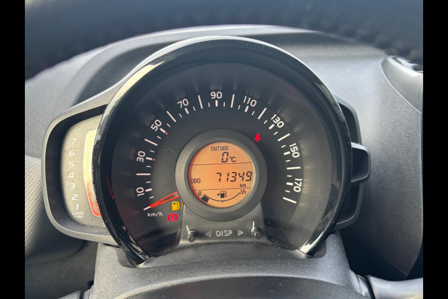 Peugeot 108 1.0 e-VTi Allure 5drs | Navigatie | Rijklaar geleverd incl 12 maanden BOVAG garantie! |