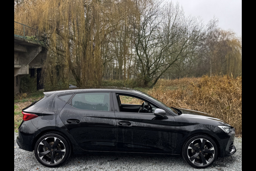 CUPRA Leon eTSI 150PK BUSINESS EDITION CAMERA/LEDER/TRAVEL-ASSIST