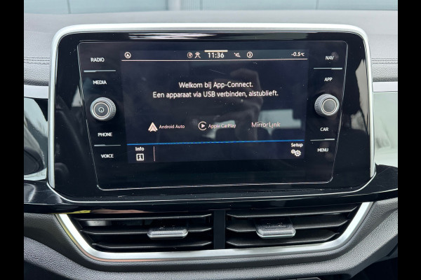 Volkswagen T-Roc 1.0 TSI R-Line * Panorama * Adaptieve Cruise Control * Carplay *
