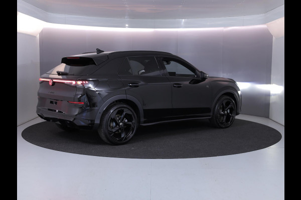 Volkswagen T-Roc R-Line First Edition 1.5 eTSI 110 kW / 150 PK SUV