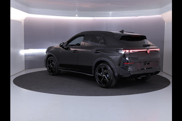 Volkswagen T-Roc R-Line First Edition 1.5 eTSI 110 kW / 150 PK SUV