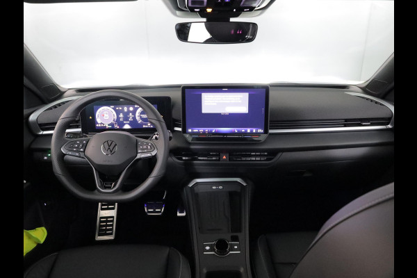 Volkswagen T-Roc R-Line First Edition 1.5 eTSI 110 kW / 150 PK SUV