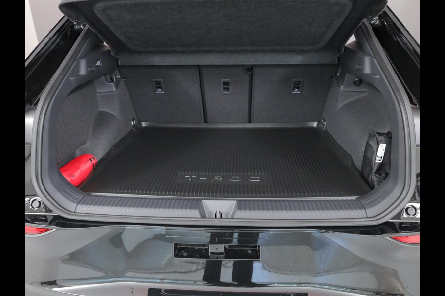 Volkswagen T-Roc R-Line First Edition 1.5 eTSI 110 kW / 150 PK SUV