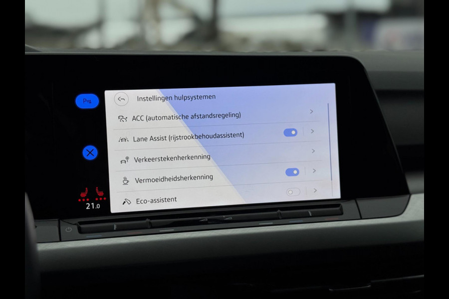 Volkswagen Golf 1.0 TSI Life | Navi, ACC, Airco, Stuur + Stoelverw, Carplay/Android | Dealeronderhouden | NAP |