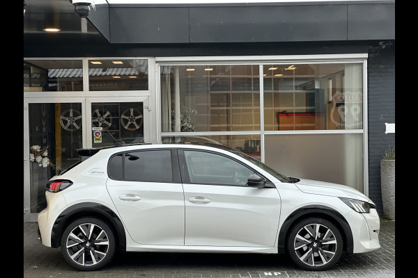 Peugeot 208 1.2 PureTech GT-Line CLIMA / CRUISE / PANO / 3D / AUTO / CAMERA