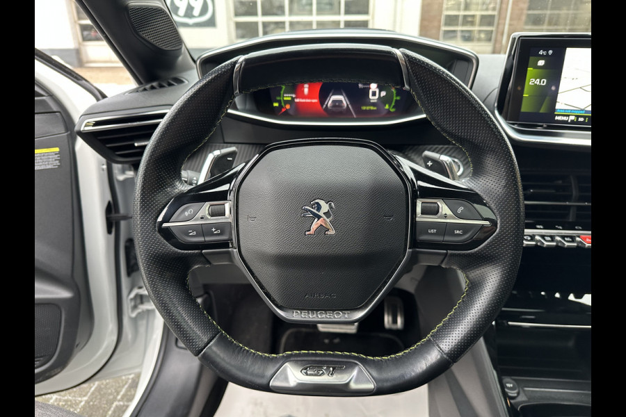 Peugeot 208 1.2 PureTech GT-Line CLIMA / CRUISE / PANO / 3D / AUTO / CAMERA