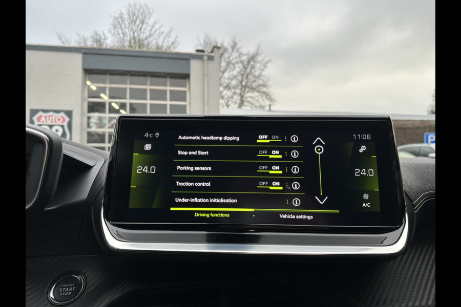 Peugeot 208 1.2 PureTech GT-Line CLIMA / CRUISE / PANO / 3D / AUTO / CAMERA