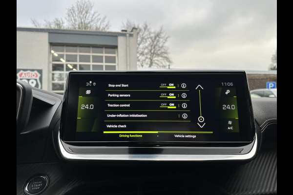 Peugeot 208 1.2 PureTech GT-Line CLIMA / CRUISE / PANO / 3D / AUTO / CAMERA