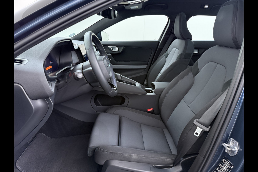 Polestar 2 408PK AWD Long Range Pano-Dak 360°Camera Dual Motor 78kWh SOH 93% Trekhaak Adap.Cruise HarmanKardon®-Audio Apple Carplay Android Elek.Achterklep/Stoelen Lmv 19" Google Maps Keyless Led Origineel Nederlandse Auto Dealeronderhouden 4WD